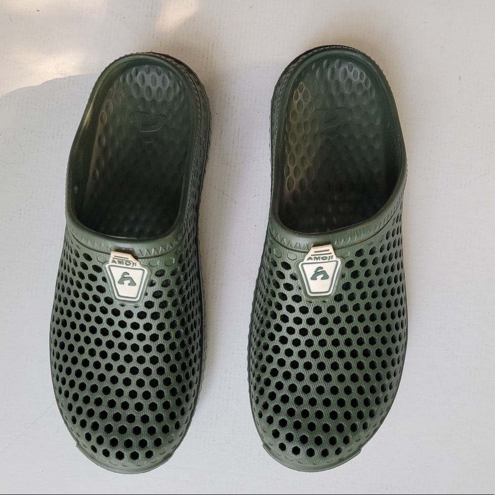 Water Clogs